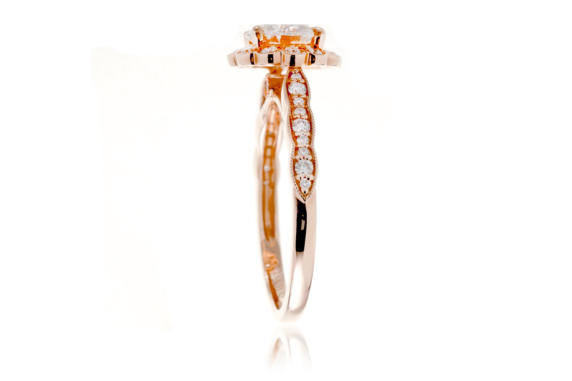 The Scallop Round Moissanite