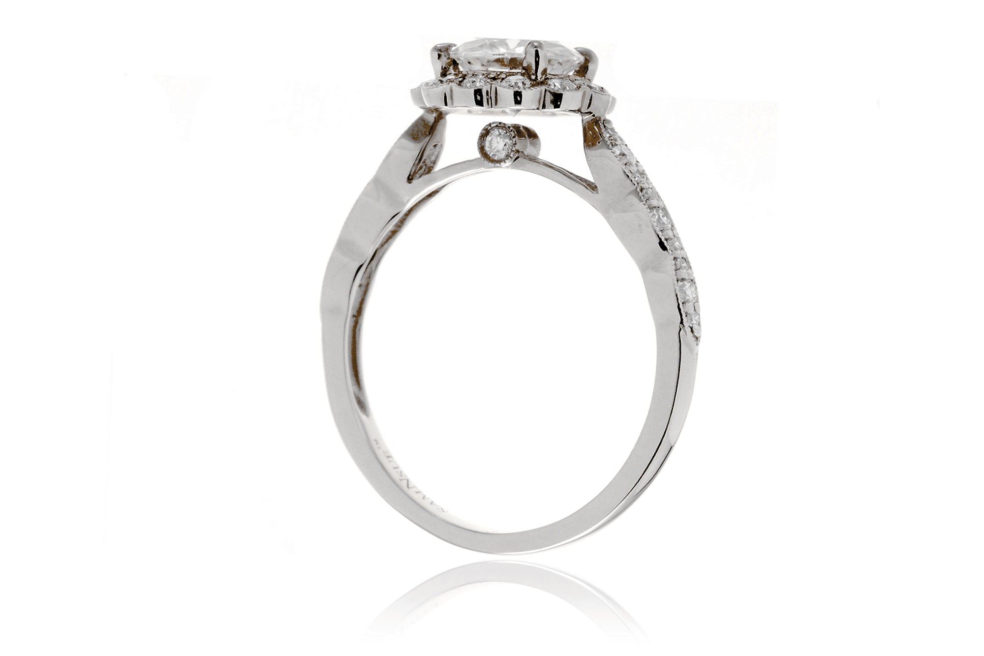 The Scallop Round Moissanite