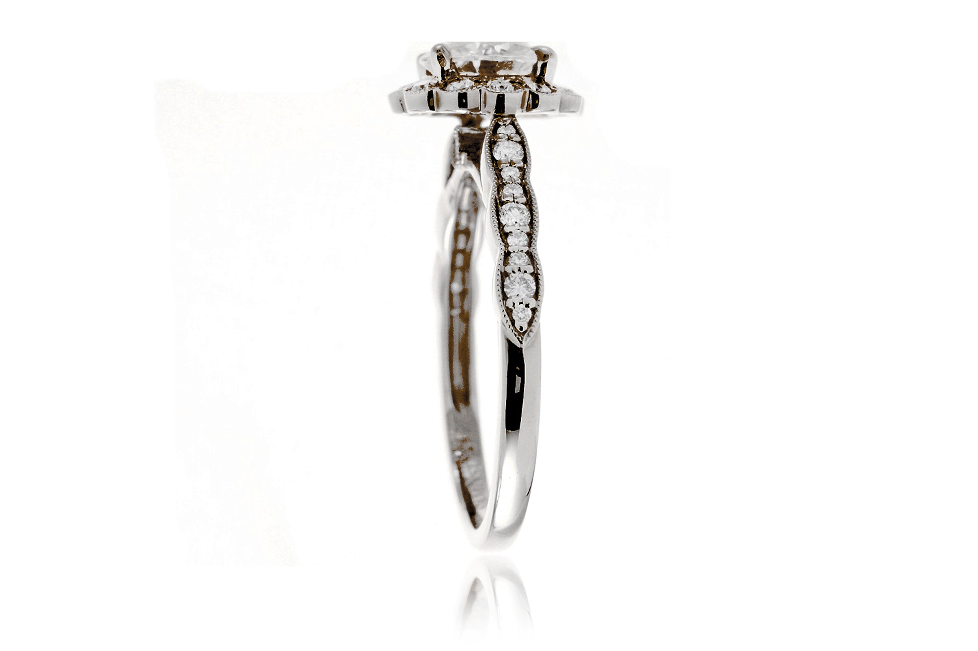 The Scallop Round Moissanite