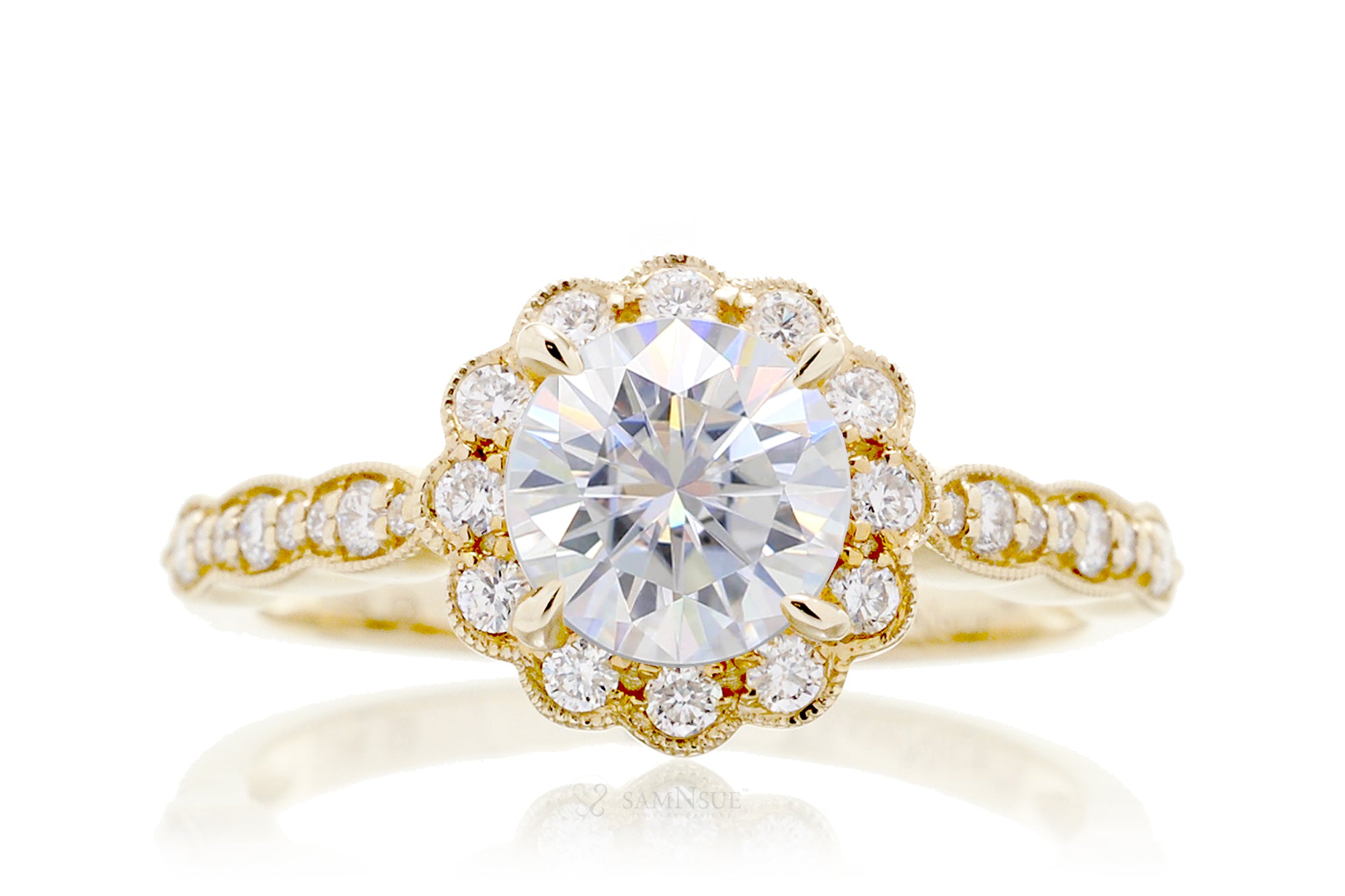 The Scallop Round Moissanite