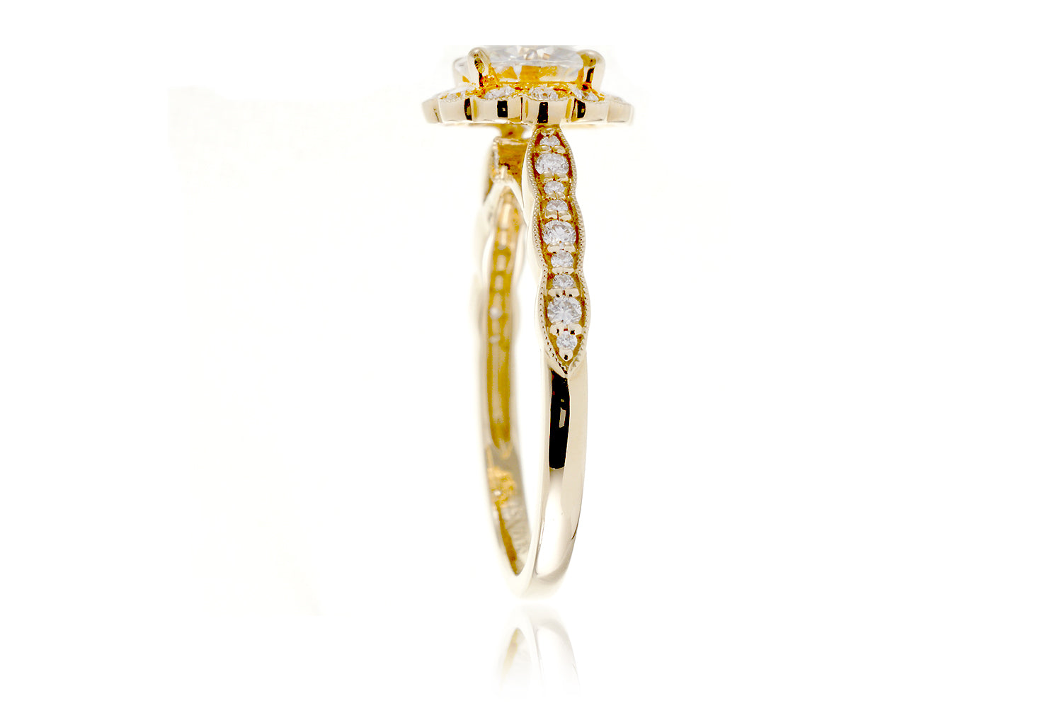 The Scallop Round Moissanite