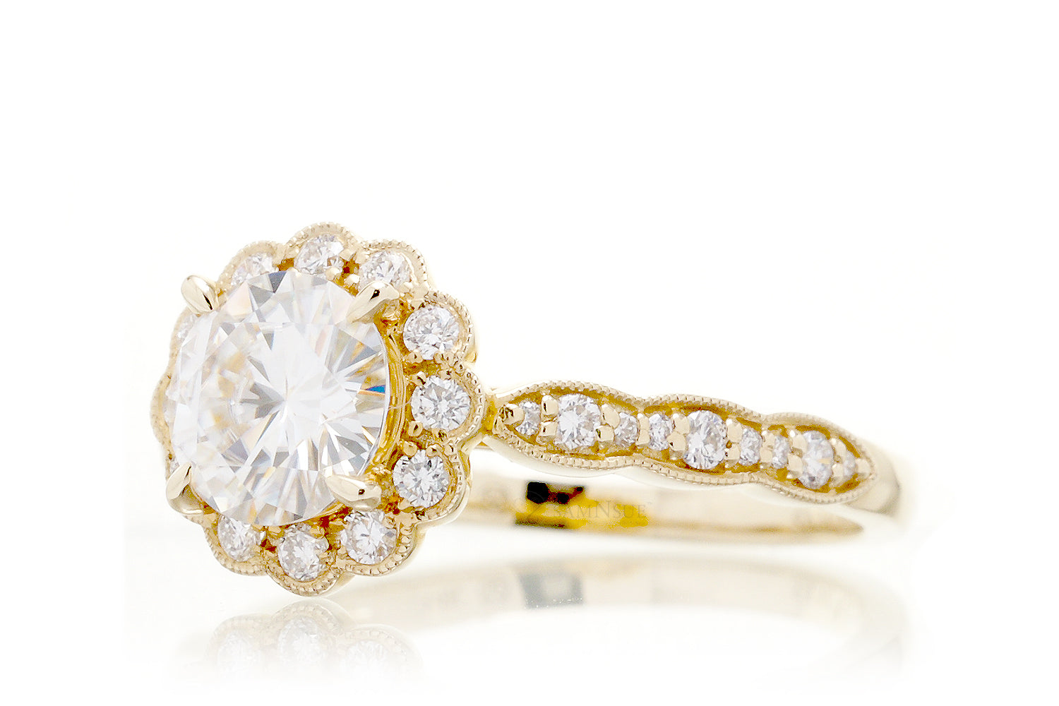 The Scallop Round Moissanite