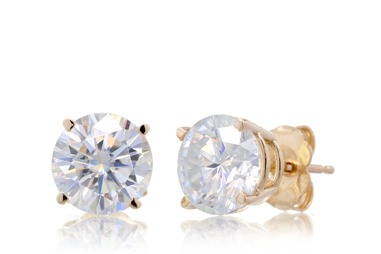 Round Moissanite Stud Earrings (Four-Prongs)