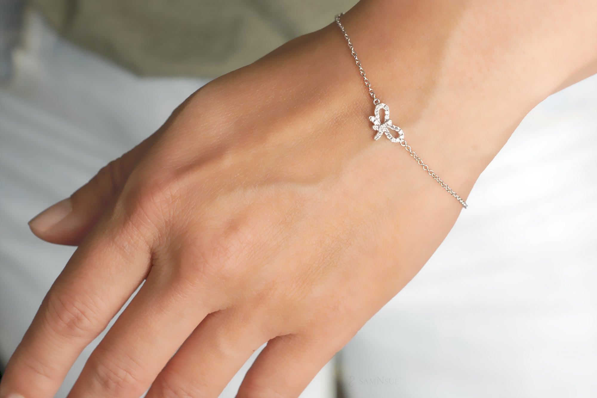 samNsue diamond bow bracelet petite